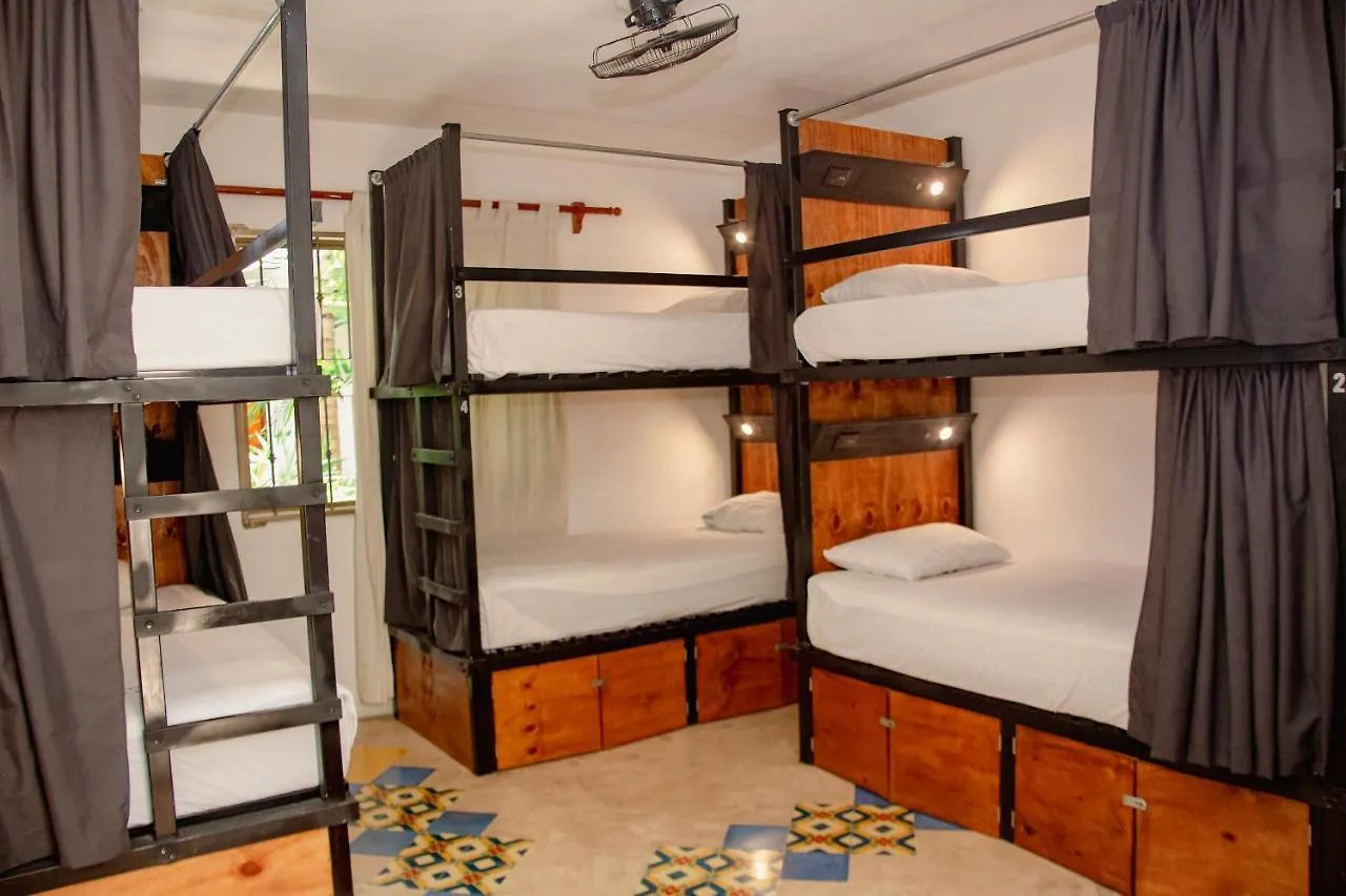 Che Nomadas Merida Hostel Adults Only Gasthof