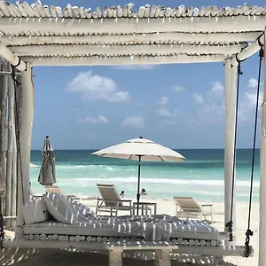 playa-mambo-eco-cabanas-tulum.allrivieramayahotels.com/